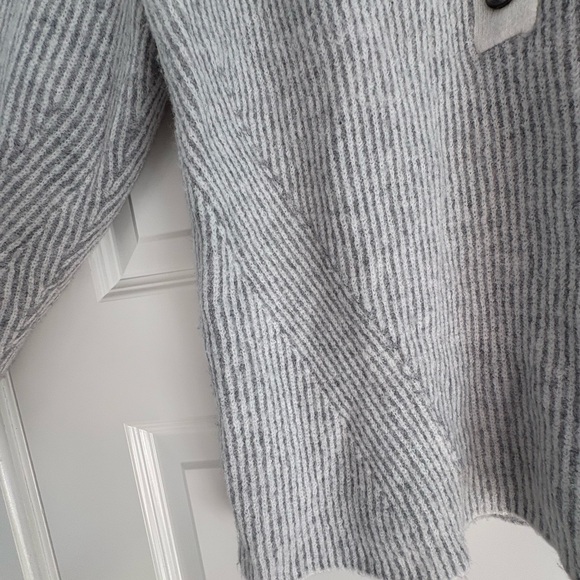 Gray Ribbed Women's Sweater - Picture 7 of 9